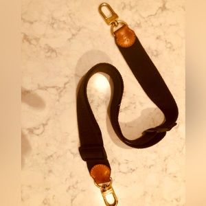 Louis Vuitton crossbody strap